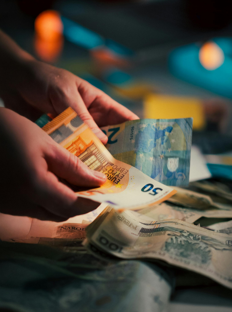 Read more about the article Locuri de muncă în Europa: ce trebuie să știi înainte să aplici